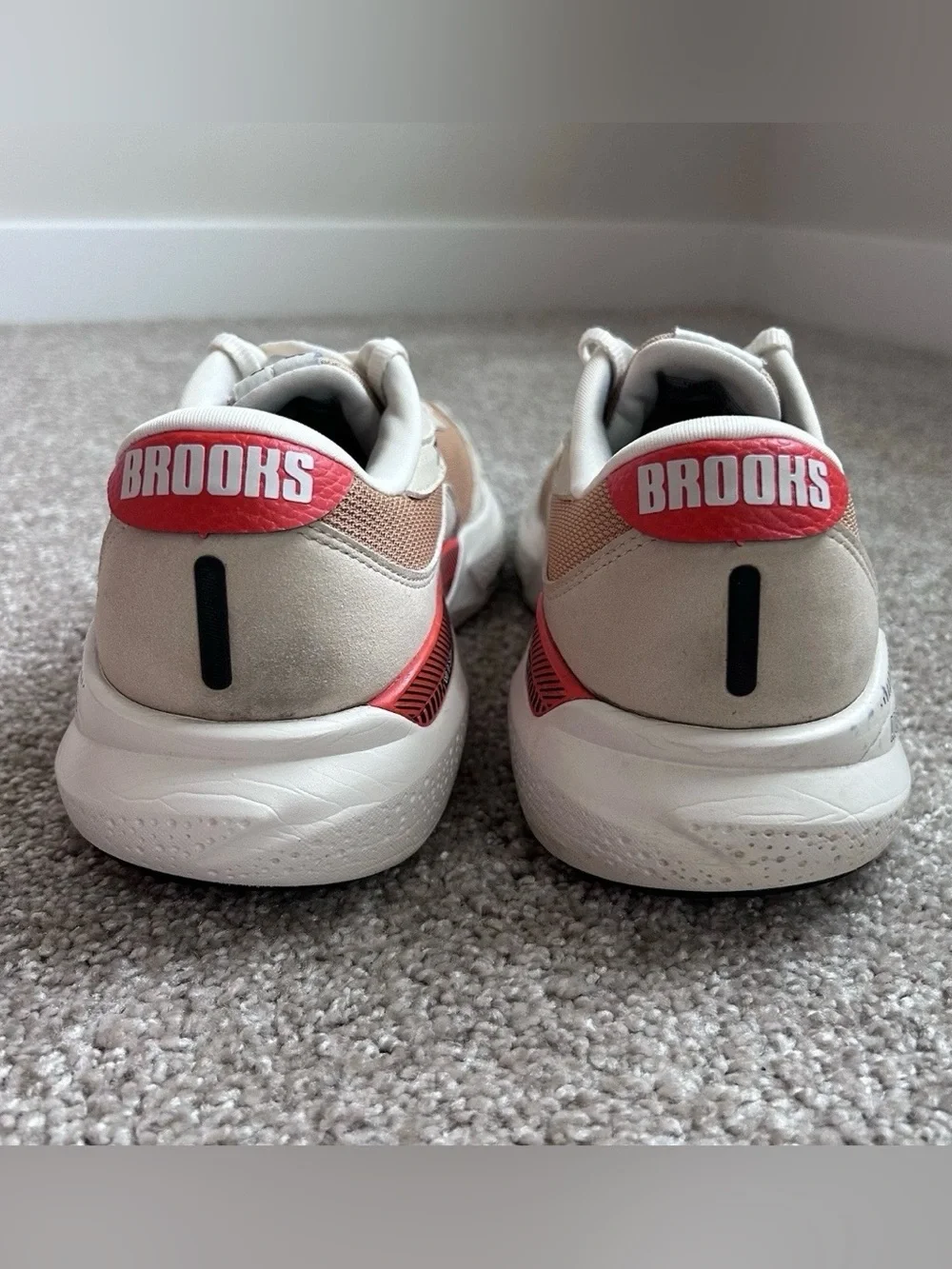 Brooks Adrenaline GTS 24 Men's Size 11.5 D Beige Red Running Shoes 1104371D296